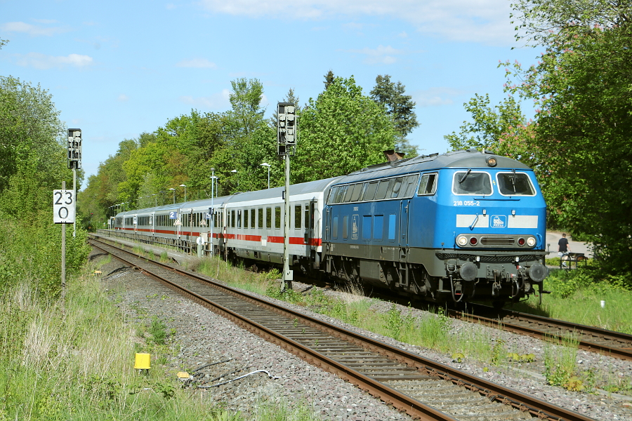 218 458 (PRESS 218 055) im Bahnhof Haffkrug