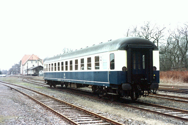Bild eines Schnellzugwagens Bm 232